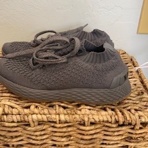 No Bull Knit Runners - Great Condition!